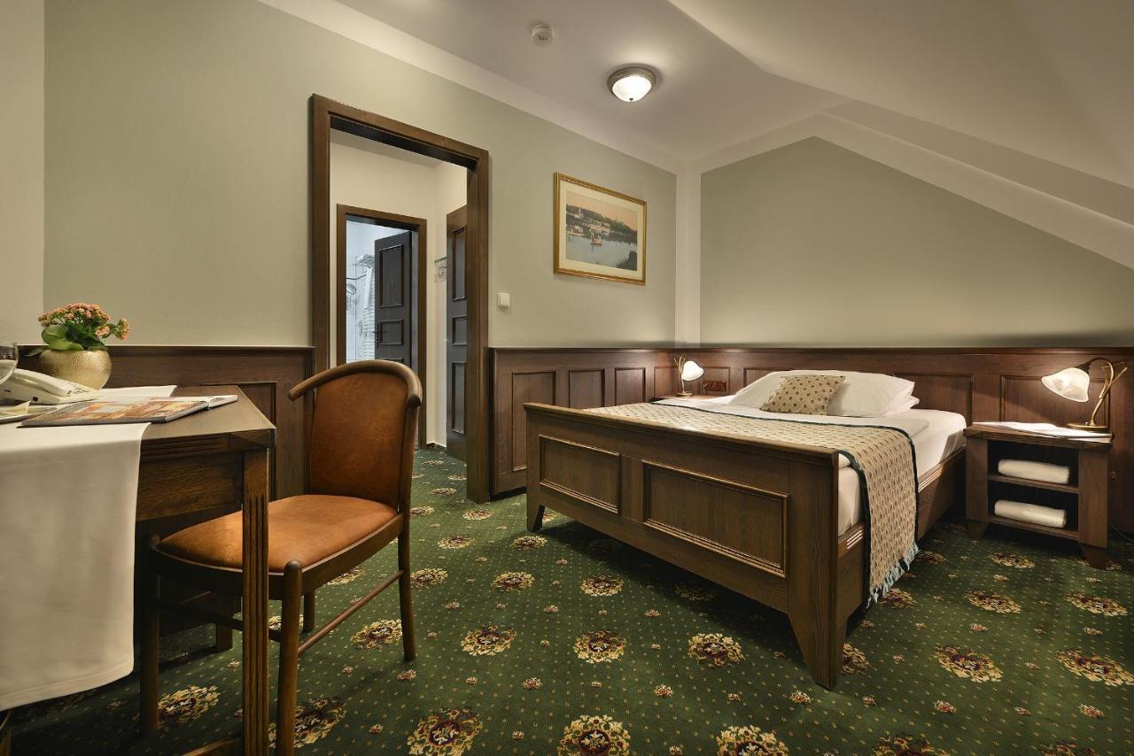 Hluboká nad Vltavou Hotel Podhrad מראה חיצוני תמונה
