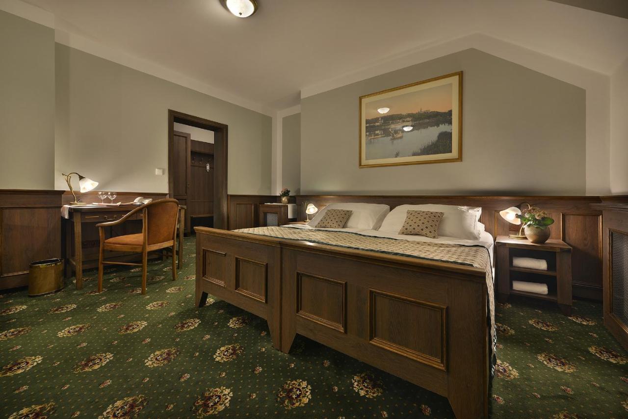 Hluboká nad Vltavou Hotel Podhrad מראה חיצוני תמונה