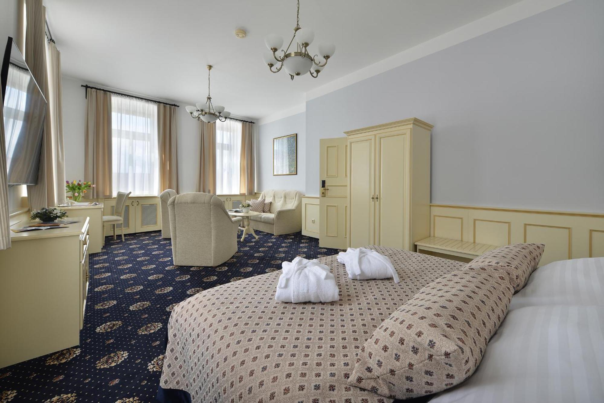 Hluboká nad Vltavou Hotel Podhrad מראה חיצוני תמונה
