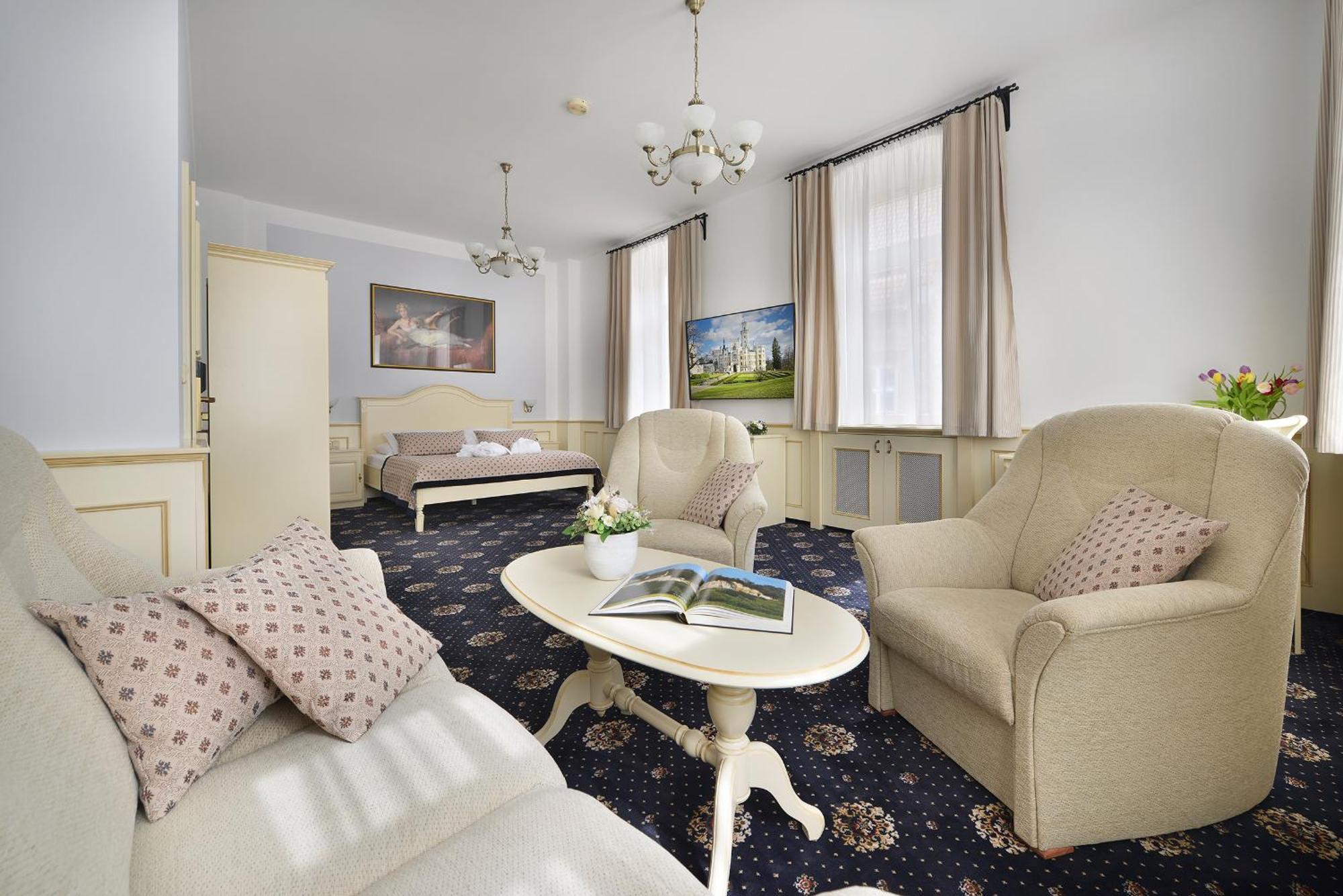 Hluboká nad Vltavou Hotel Podhrad מראה חיצוני תמונה