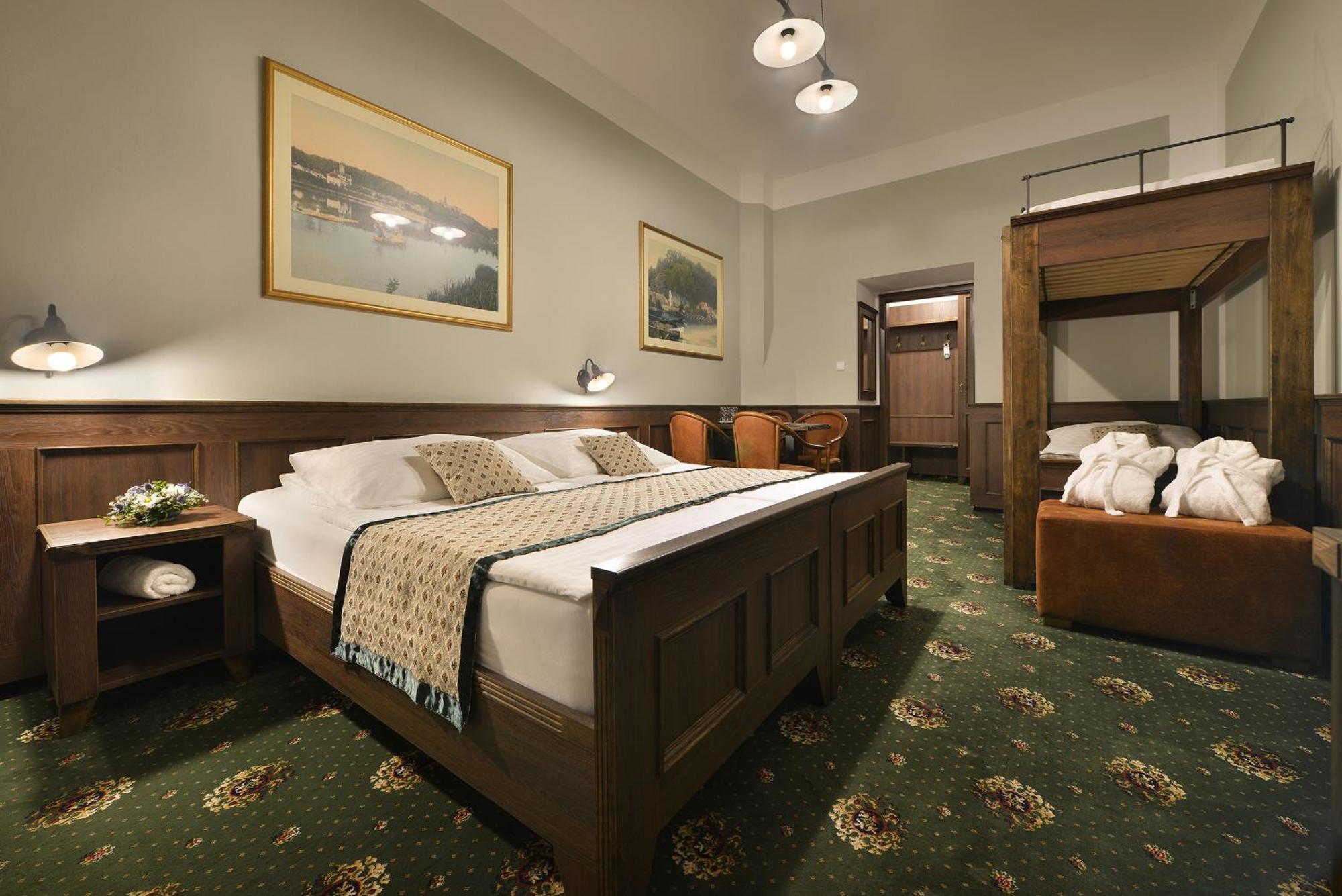 Hluboká nad Vltavou Hotel Podhrad מראה חיצוני תמונה