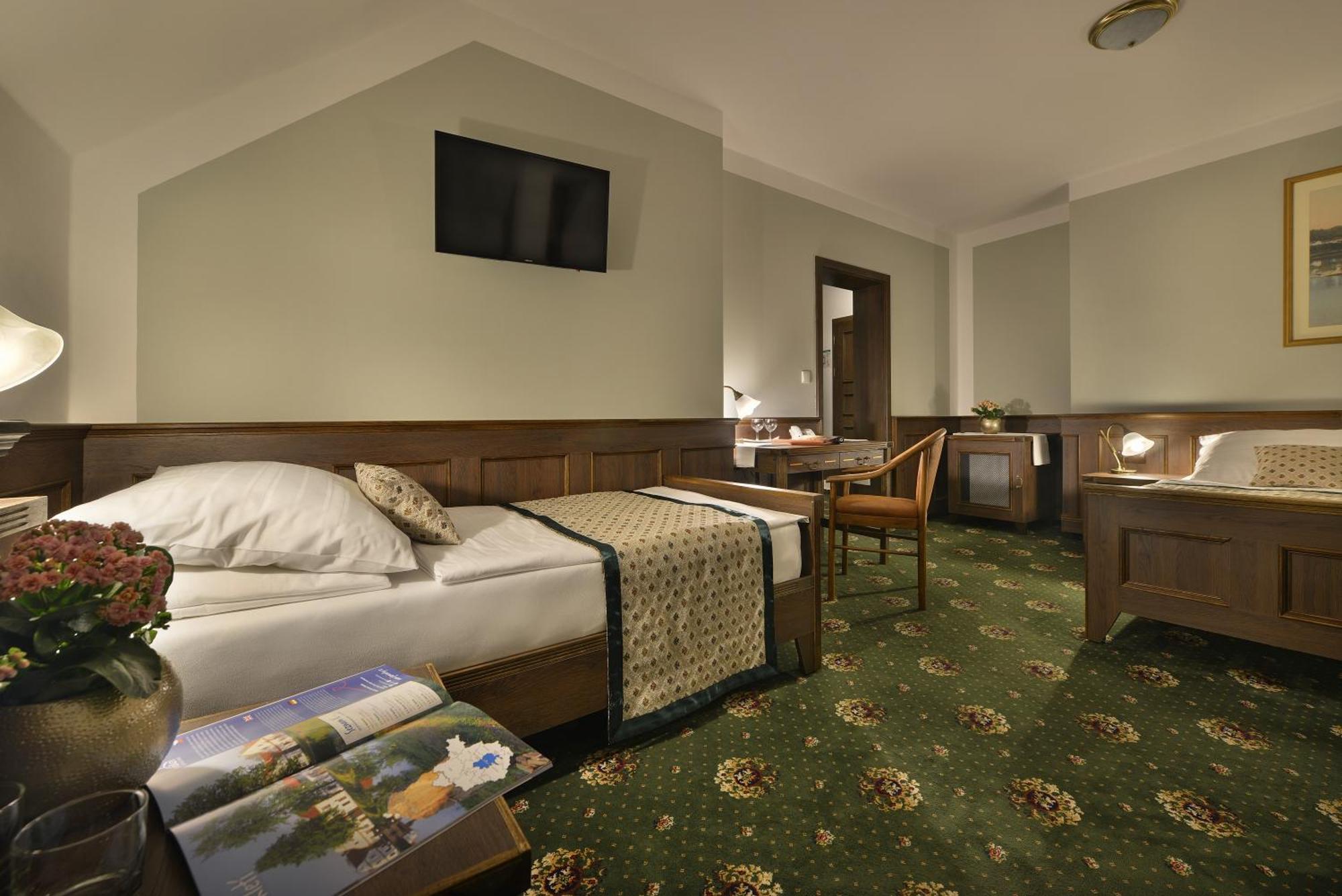 Hluboká nad Vltavou Hotel Podhrad מראה חיצוני תמונה