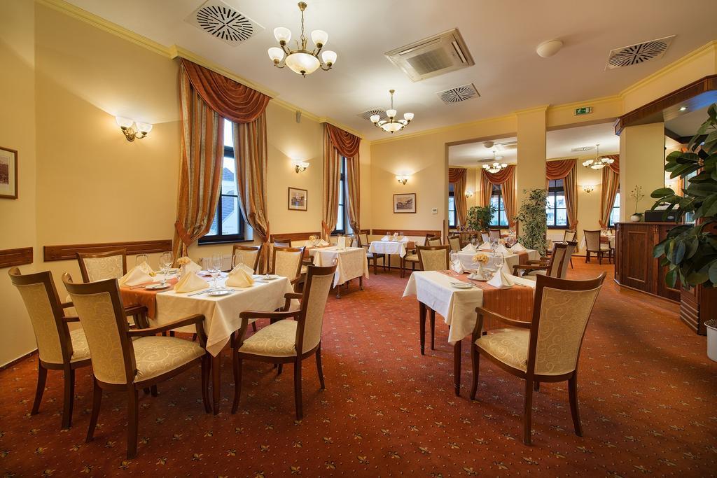 Hluboká nad Vltavou Hotel Podhrad מראה חיצוני תמונה