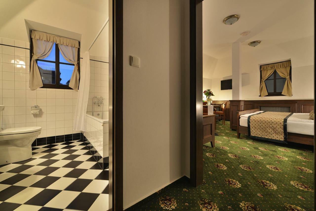 Hluboká nad Vltavou Hotel Podhrad מראה חיצוני תמונה