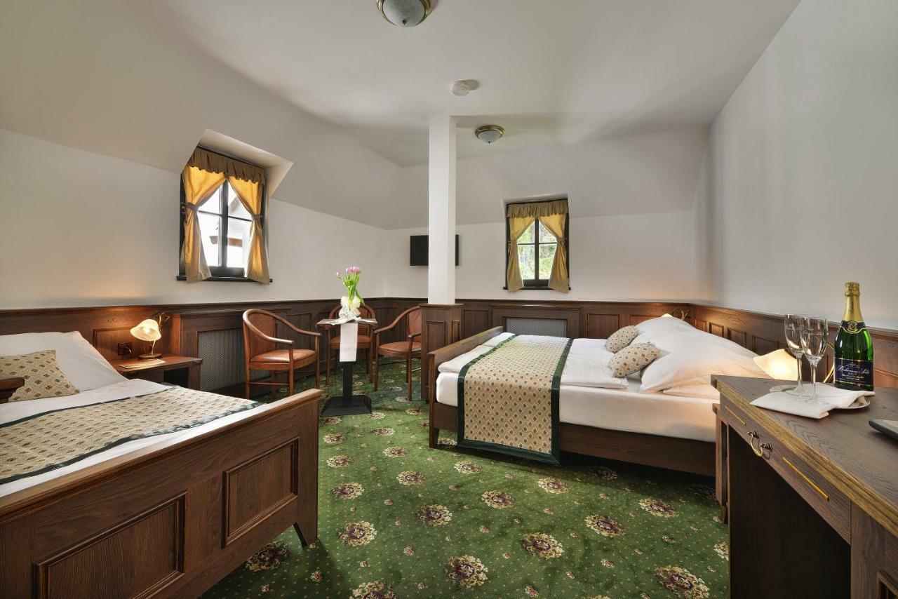Hluboká nad Vltavou Hotel Podhrad מראה חיצוני תמונה
